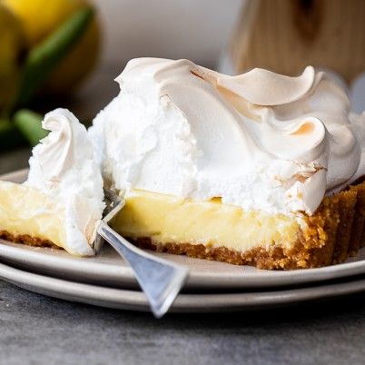 Edwards Lemon Meringue Pie Recipe, Meringue For Pie, Lemon Meringues, Deep Dish Lemon Meringue Pie, Lemon Mirage Pie, Small Lemon Meringue Pie, Lemon Meringue Pie Aesthetic, Florida Crafts, Pie Lemon Meringue