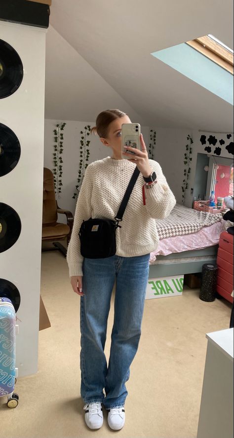 Carhartt Wip Essentials Bag Outfit, Body Bag Outfit, Cross Body Bag Outfit, 2024 Ootd, Noora Saetre, Bag Outfit, Style Clothes, Essential Bag, Cross Body Bag