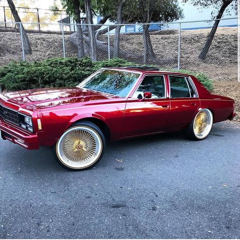 IamSoOakland on Instagram: “Candy paint box chev on gold thangs #GoldThangsOnEveryThang #GoldThangs #TheTown #theboxchevs #iamsooakland #townbizness” Box Chevy, Goldie Locks, Donk Cars, Chevy Classic, School Car, Candy Paint, Custom Cars Paint, Kustom Cars, Chevy Muscle Cars