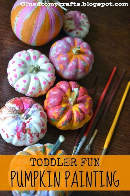 Toddler Fun - Pumpkin Painting. I let her color with paint while I melted crayons from the top. As well as put down painters tape for an "R" left showing through the paint! Preschool Halloween Party, Pumpkin Activities, Halloween Crafts For Toddlers, Fun Pumpkins, Halloween Preschool, Toddler Activity, Toddler Fall, Daycare Crafts, Pumpkin Painting