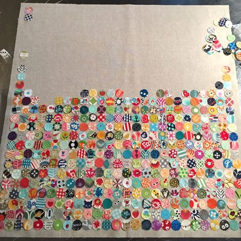 Button Quilt, Circle Quilt Patterns, Snowball Quilts, Modern Quilt Blocks, Postage Stamp Quilt, Quilting Blogs, Art Quilting, Scrap Fabric Crafts, Circle Quilts