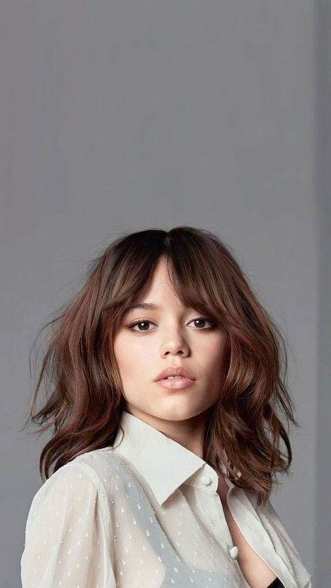 Jena Ortega Hair, Jenna Ortega Wallpaper, Jena Ortega, Neymar Messi, Haircuts Straight Hair, Jenna Ortega, Funny Meme, Hair Highlights, Pretty Hairstyles