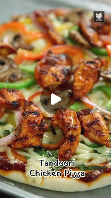 Tandoori Pizza Recipe, Tandoori Pizza, Tandoori Chicken Pizza, Indian Pizza, Pizza Recipe Video, Chicken Tandoori, Kasuri Methi, Chicken Pizza Recipes, Pizza Cheese