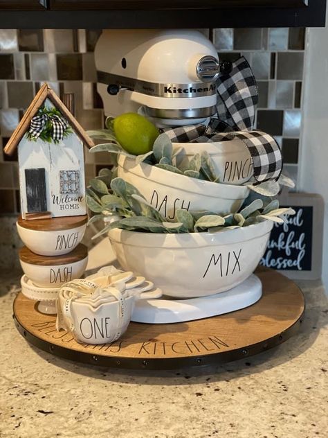 Stand Mixer Counter Decor, Kitchen Aid Decorating, How To Decorate With Kitchen Aid Mixer, Kitchenaid Mixer Display, Stand Mixer Decor, Mixer Decorations, Kitchenaid Decor, Kitchenaid Mixer Decor Ideas, Mixer On Counter Decor