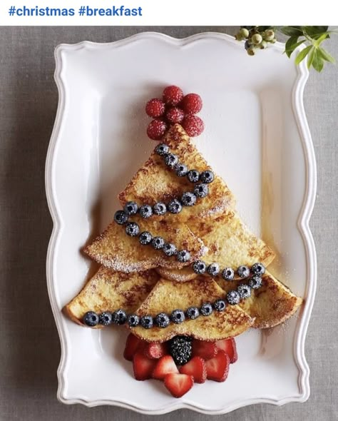 Toast Noel, Eggnog French Toast, Berries Recipes, Holiday Breakfast, Christmas Brunch, Xmas Food, Christmas Breakfast, Christmas Snacks, Christmas Cooking