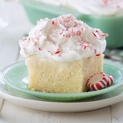 Serve this festive White Chocolate Peppermint Poke Cake during the holiday season. It's easy to bake and will impress your guest. Peppermint Poke Cake, Peppermint Cake, White Chocolate Peppermint, White Cake Recipe, Poke Cake Recipes, Poke Cakes, Easy Appetizers, Warm Cake, Poke Cake