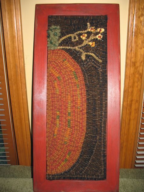 Pumpkin Rug Hooking Patterns, Rug Hooking Designs, Towel Weaving, Latch Hook Rugs, Primitive Rugs, Hand Hooked Rugs, Rug Inspiration, Hook Design, Rug Hooking Patterns