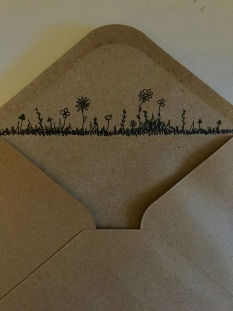 Vintage Letters And Envelopes, Envelope Vintage Aesthetic, Aesthetic Envelope Ideas, Pen Pal Letters Aesthetic Vintage, Aesthetic Letter Envelope, Pen Pal Envelopes Ideas, Envelope Ideas Aesthetic, Drawing On Envelopes, Vintage Envelope Aesthetic