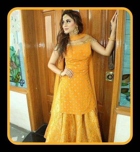 Shipping Worldwide. Fabric - Brocade Silk. Work - Lace and hanging. Dupatta - Chiffon with lace. *Custom made outfit, can be made in any color of your choice. For price, orders & other information What's App on +91 9930089059 Happy Shopping☺️. Haldi Dress, Haldi Outfits, Indian Designer Suits, Oufits Casual, Gaun Fashion, Salwar Kamiz, Indian Gowns Dresses, Haldi Ceremony, Indian Gowns