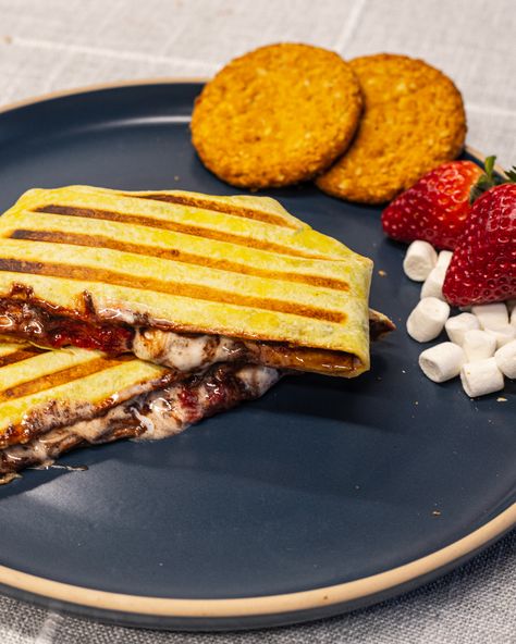 Nutella, Strawberry and Marshmallow Crunch Wrap – Deli Kitchen Strawberry And Marshmallow, Hobnob Biscuits, Deli Kitchen, Crunch Wrap, Nutella Spread, Nutella, Biscuits, Sandwiches, Brioche