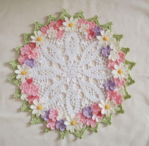 Crochet Flower Doily, Free Crochet Doily Patterns, Crochet Bedspread Pattern, Crochet Mandala Pattern, Crocheted Flowers, Crochet Motif Patterns, Crochet Table, Crochet Circles, Crochet Decoration