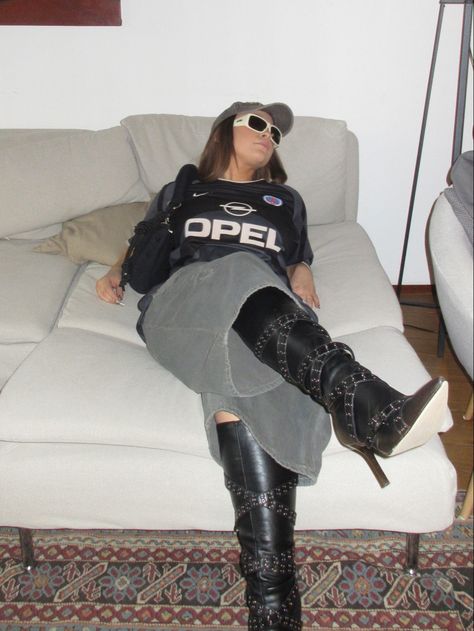 Bladee Draingang Outfit, Sweats And Heels, Diy Goth Clothes, Sporty Girls, Fashion Line, Outfit Inspo Fall, Fashion Photoshoot, Looks Style, Fashion Killa