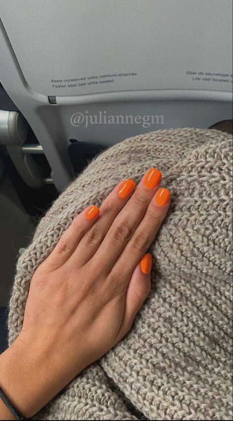 short orange nails inspo nails orange nailsonfleek nailsideas orangenails ongles inspiration orangeaesthetic trendynails Orange Fall Nails Short, Orange Gel Nails Ideas, Dip Nails Orange, Gel Orange Nails, Orange Gel Nails Short, Nail Color Orange, Short Nails Orange, Orange Short Nails, Orange Nails Short