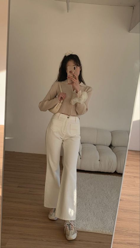 Femine Outfits Aesthetic, Neutral Feminine Outfit, Korean Fashion Neutral, Rich Girl Outfits Casual, Cream And White Outfit, White Korean Outfit Aesthetic, Femine Style, Korean White Sweater Outfit, Neutral Aesthetic Outfits Korean