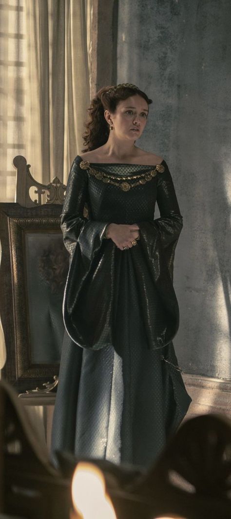 Alicent Hightower Green Dress, Premier Dresses, Tlk Oc, Oc Building, Game Of Thrones Outfits, Got Costumes, Game Of Thrones Cosplay, Game Of Thrones Costumes, Olivia Cooke