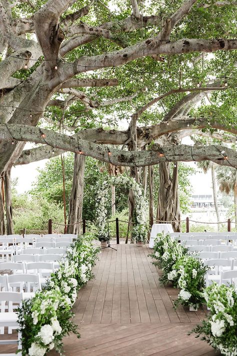 This lighthouse wedding that took place in Jupiter, Florida is a testament to the power of a unique wedding venue on the water, a navy and coral color palette and whimsical decor with pattern play to the max. Cal and Siobhan could not have created a more fun and relaxed atmosphere for their guests, and we can practically feel the salty sea air! Sage Green Wedding Venue Decorations, Wedding Over Water, Wedding Venues Sage Green, Botanical Garden Wedding Florida, Wedding Venue Sage Green, Outdoor Wedding Florida, Sage Green Venue Wedding, Sage Wedding Aesthetic, Sage Green Wedding Venue Ideas