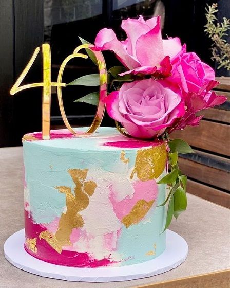 gorgeous modern female modern birthday cake Hello 40 Birthday Cake, Cake 40th Birthday Woman, Womens Bday Cake Ideas, 40th Cake Ideas Women, 40th Cake Ideas, Cake Designs For Ladies, 40 Birthday Cakes For Women, Women’s Birthday Cake, 40th Birthday Cake Ideas For Women