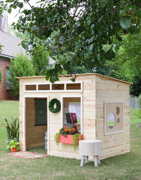 Free Plans to Help You Build a Playhouse for the Kids: Easy Playhouse Plan from The House of Wood Simple Playhouse, Diy Playhouse Plans, Playhouse Plan, Kids Indoor Playhouse, Jen Woodhouse, Free Building Plans, Playhouse Plans, Indoor Playhouse, Diy Playhouse