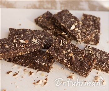 Healthy Energy Bars | DrFuhrman.com Energy Bars Healthy, Oat Cake Recipes, Cake Recipes Uk, Low Carb Protein Bars, Paleo Friendly Recipes, Coconut Protein, Keto Diet App, Chocolate Oats, Oat Cakes