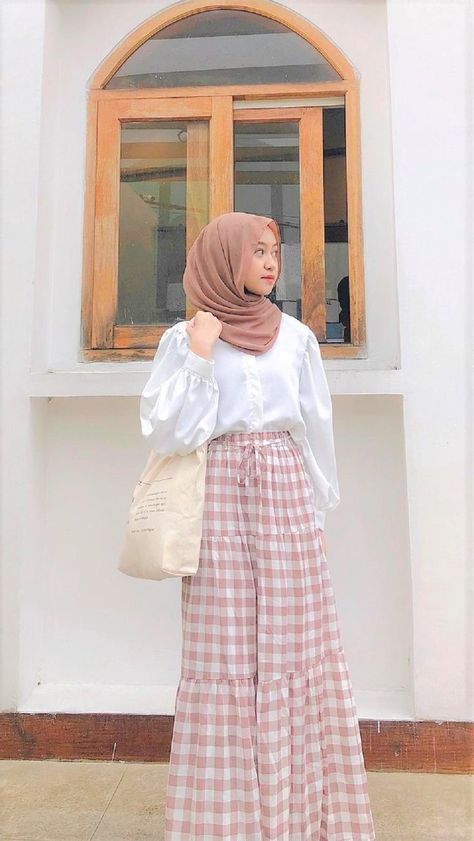 Ootd Korean Style Hijab, Hijab Outfit Summer, Korean Style Hijab, Muslim Outfit, Ootd Korean Style, Outfits Pastel, 00s Mode, Outfit Korean Style, Hijab Look