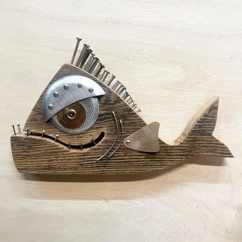 Wood Craft, Wooden Fish Art, Fish Wood Art, Wood Fish Art Ideas, Painted Wooden Fish Ideas, Painted Wood Fish Decor, Scrap Wood Wall Art Fish, Scrap Wood Art, Folk Art Fish