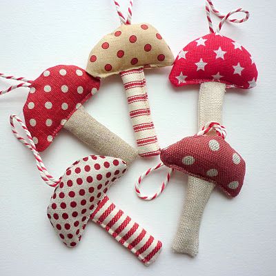 Fabric Mushrooms, Scandi Xmas, Red And White Mushroom, Mushroom Crafts, Woodland Christmas, Fabric Ornaments, Christmas Makes, Christmas Sewing, Handmade Holiday