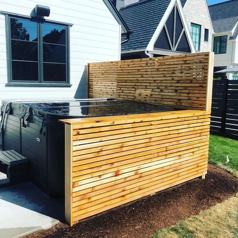 Hot Tub Remodel, Hot Tub Privacy Plants, Privacy Wall For Hot Tub, Privacy Fence Hot Tub, Hot Tub Deck Ideas Privacy, Privacy Fence Around Hot Tub, Hot Tub Privacy Wall Ideas, Back Porch Hot Tub Ideas, Umbrella Over Hot Tub