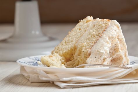 Much like pound cake, the 1-2-3-4 cake gets its name from the proportions of its base ingredients: one cup of butter, two cups of sugar, three cups of flour, four eggs. It’s so straightforward, you may not even have to write it down—making it easy to impress friends and family with, oh, just a little something you whipped up. 1234 Cake Recipe, 1234 Cake, Almond Pound Cakes, 4 Cake, Drizzle Cake, Egg Cake, Lemon Pound Cake, Cake Baking, Cake Frosting