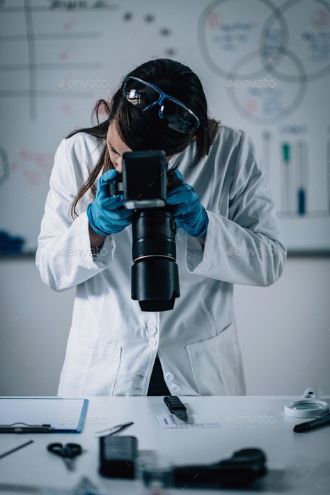 Forensic Science by microgen. Forensic Science in Lab. Forensic Scientist photographing knife with blood evidences#microgen, #Lab, #Forensic, #Science Knife With Blood, Forensic Photography, Detective Aesthetic, My Future Job, Forensic Psychology, Forensic Scientist, Forensic Science, Science Photos, Laboratory Science