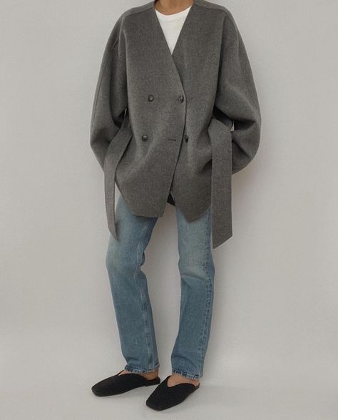 House Of Dagmar, Minimalistic Outfits, Outfit Inspiration Women, Outwear Women, December 2024, Belted Coat, Cool Street Fashion, Street Chic, Wool Cardigan