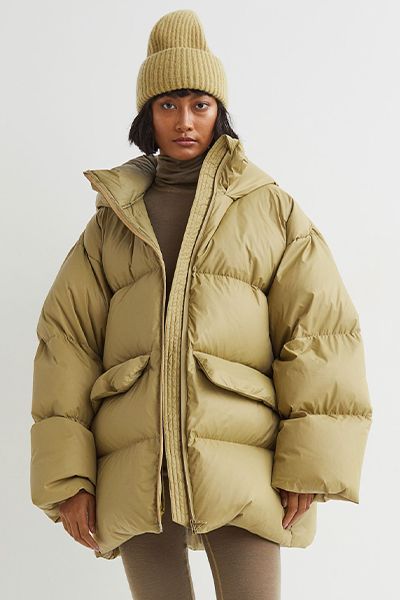 Nyc Fashion Winter, Best Puffer Jacket, Winter Jacket Outfits, Winter Mode Outfits, Puffer Jacket Outfit, Oversized Puffer Jacket, Oversized Puffer, Winter Puffer Jackets, Warm Winter Jackets