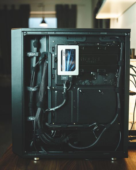 Cable management is so satisfying. [Fractal Design Meshify C] https://www.reddit.com/r/CableManagement/comments/h82kuz/cable_management_is_so_satisfying_fractal_design/ Pc Cable Management, Fractal Design, So Satisfying, Computer Setup, Gaming Desk, Cable Management, Gaming Pc, Electronic Components, Graphic Card