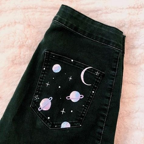 Painted Clothes Diy, Painting Landscapes, Painting Bedroom, Diy Jeans, Denim Embroidery, Denim Art, Space Baby, Diy Vetement, Thrift Flip