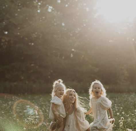 Fairy Family Photoshoot, Wild Flower Family Photos, Homestead Family Photoshoot, Family Photos Two Daughters, Ethereal Family Photoshoot, Mother Kids Photoshoot, Cottagecore Family Photos, Whimsical Family Photoshoot, Mother Day Photoshoot