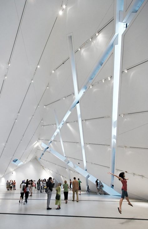 Architectural Detailing, Inspiring Architecture, Deconstructivism, Daniel Libeskind, Renovation Architecture, Royal Ontario Museum, Museum Architecture, Space Architecture, Futuristic Architecture