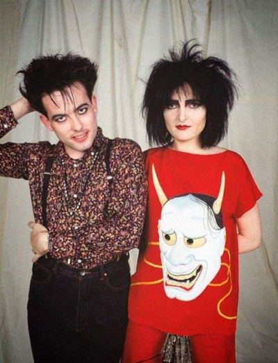 Robert Smith + Siouxsie Sioux 80s Rock Fashion, Natalie Merchant, Garage Punk, Sioux City Iowa, Siouxsie And The Banshees, Sioux Indian, Native American Tattoos, 80s Goth, The Smashing Pumpkins