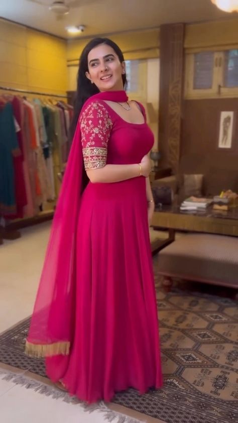 Hurry Up 🥰 Only 17 Piece Available 🚨 For Order & Price Do WhatsApp : +91-9824433221 Book Fast on WhatsApp ❤️❤️ Shop Now Buy And Make… | Instagram Womens Long Dress, Gown Designs Simple, One Piece Designs For Women, New Designer Dresses For Wedding, Wedding Wear Dresses For Women, Indian One Piece Dress, New Designer Dresses Style, Long Dresses Indian Style, One Piece Dress Indian Style