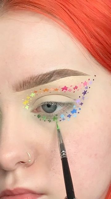 Fun Eyeliner For Hooded Eyes, Wet Liner Looks, Wet Liner Makeup, Fun Graphic Liner, Cute Graphic Liner, Fall Graphic Liner, Christmas Graphic Liner, Flower Graphic Liner, Halloween Graphic Liner