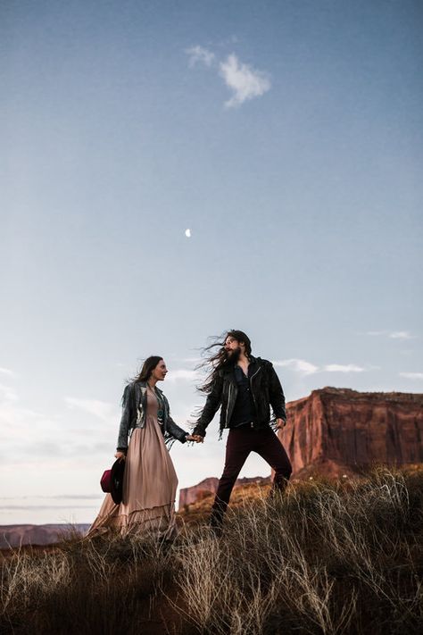 Monument Valley Utah, Western Engagement, Engagement Session Outfits, Engagement Poses, Adventure Photography, Photo Couple, Adventure Wedding, Shoot Inspiration, Adventure Elopement