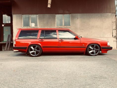 Odysseus have got to be one of our favourite OEM wheels out there 🥰 🇸🇪 Follow us for your daily Swede Feed 🇸🇪⁠ ⁠ 👤: @therezesvensson #volvo940estate #volvo945 #volvob230 #volvob230fb #odysseus #volvo940 #volvo940turbo #volvolove #volvo940wagon #volvo960turbo #volvo960 #longroof #wagonmafia #svenskbilcultur #swedishboostmafia Volvo 940 Wagon, Volvo Station Wagon, Volvo 960, Volvo Wagon, Volvo 940, Datsun Car, Stanced Cars, Volvo 850, Volvo 240