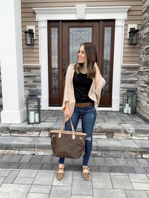 Leopard Slides, Slides Outfit, Tennis Shoes Outfit, Athleisure Trend, Leopard Print Shoes, Print Shoes, The Leopard, Instagram Outfits, Work Fashion