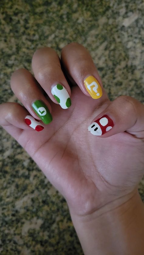 Mario Nails Easy, Nintendo Nail Art, Luigi Nails, Mario Kart Nails, Super Mario Nails, Nintendo Nails, Mario Nails, Minecraft Nails, Mom Fits