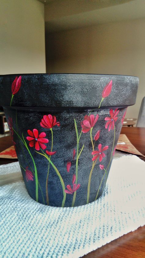 Paint Ideas For Flower Pots, Plant Pot Art, Mexican Flower Pots, Painted Flower Pot, Terra Cotta Pot Crafts Diy, Hand Painted Planter, Plant Pot Design, Anniversary Gifts For Her, نباتات منزلية