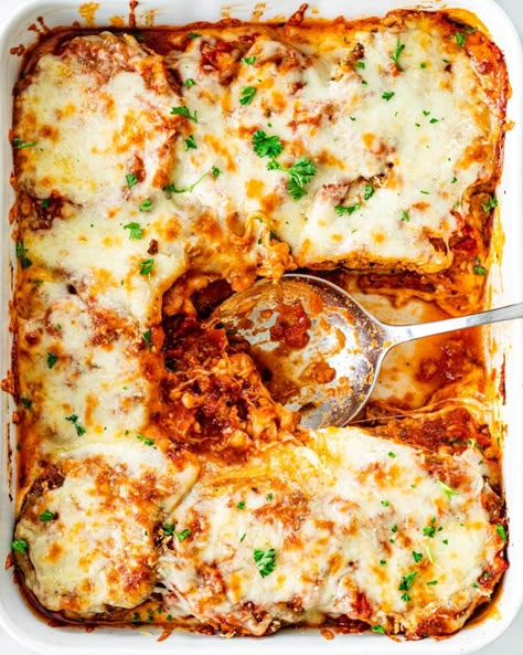 This Eggplant Parmesan is loaded with layers of crispy eggplant, sauce, and of course, lots of cheese. Each bite is complete comfort! #eggplant #parmesan #comfortfood #recipe Eggplant Sauce, Crispy Eggplant, Eggplant Recipes Easy, Eggplant Parmesan Baked, Eggplant Recipes Parmesan, Eggplant Parm, Jo Cooks, Eggplant Dishes, Parmesan Recipes