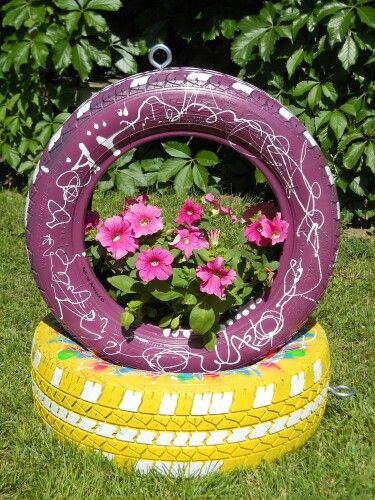 Retired Retreads Tyre Garden Ideas Planters, Tyre Garden Ideas, Tyre Planters, Flower Planter Ideas, Tyre Garden, Easy Garden Ideas Landscaping, Repurposed Tire, Painted Tires, Tire Craft