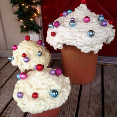 Cheap flower pots and expanding foam to make cupcakes! Outdoor Candyland, Diy Outdoor Christmas Decorations, Cheap Flower Pots, Make Cupcakes, Outside Christmas Decorations, Expanding Foam, Candyland Christmas, Candy Land Christmas Decorations Outdoor, Candy Decorations