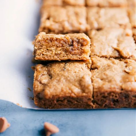 Peanut Butter Banana Gluten Free, Peanut Butter Banana Blondies, Peanut Butter And Banana Cookies, Banana And Peanut Butter Recipes, Banana Peanut Butter Recipes, Banana Peanut Butter Dessert, Banana Bars Healthy, Banana Recipes Overripe Healthy, Banana Peanut Butter Oatmeal Bars