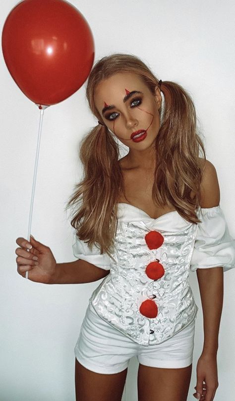 Clown Costume College, Pennywise Female Costume, It Halloween Costumes Women, Clown Halloween Outfit Women, Redhead Halloween Costumes Ideas, Womens Pennywise Costume, Red Head Halloween Costumes Women, Red Head Costume Ideas, It Halloween Costumes