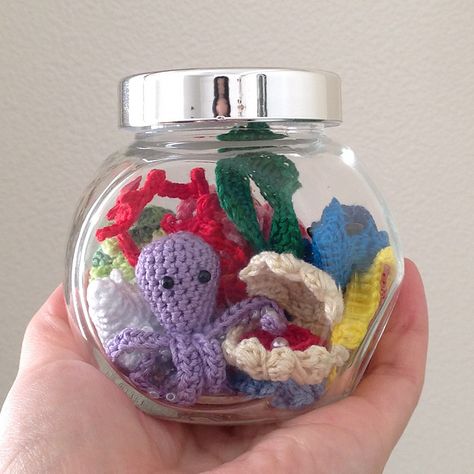 Crochet Fish In A Jar Free Pattern, Crochet Fish Aquarium, Crochet Fish In A Bowl, Crochet Fish Bowl, Crochet Fish Tank, Crochet Marine Animals, Crochet Aquarium Free Pattern, Crochet Aquarium, Birthday Crochet