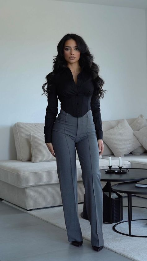 Fall Business Casual Outfits Office Wear Classy, Lawyer Outfit Women Classy, Corporate Black Women, Y2k Business Casual, Court Outfits, Court Outfit, Fall Business Casual Outfits, Cute Professional Outfits, Women Ceo